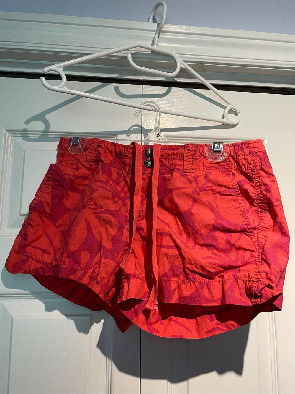 GAP Women's Red Tropical Print Cargo Shorts